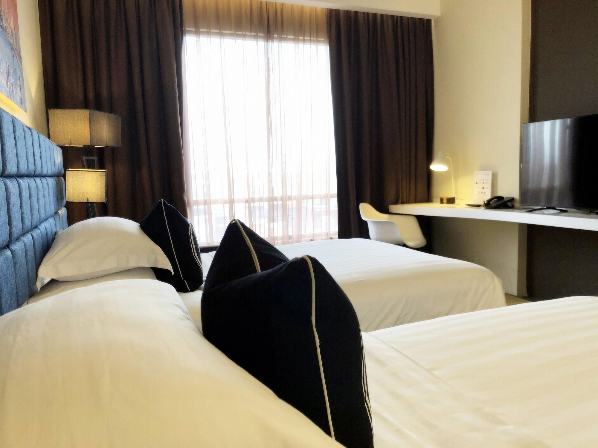 M Roof Hotel & Residences Ипох Екстериор снимка