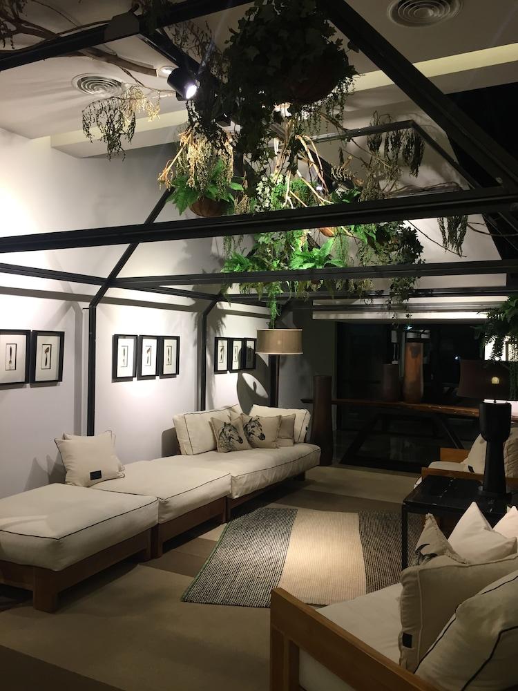 M Roof Hotel & Residences Ипох Екстериор снимка